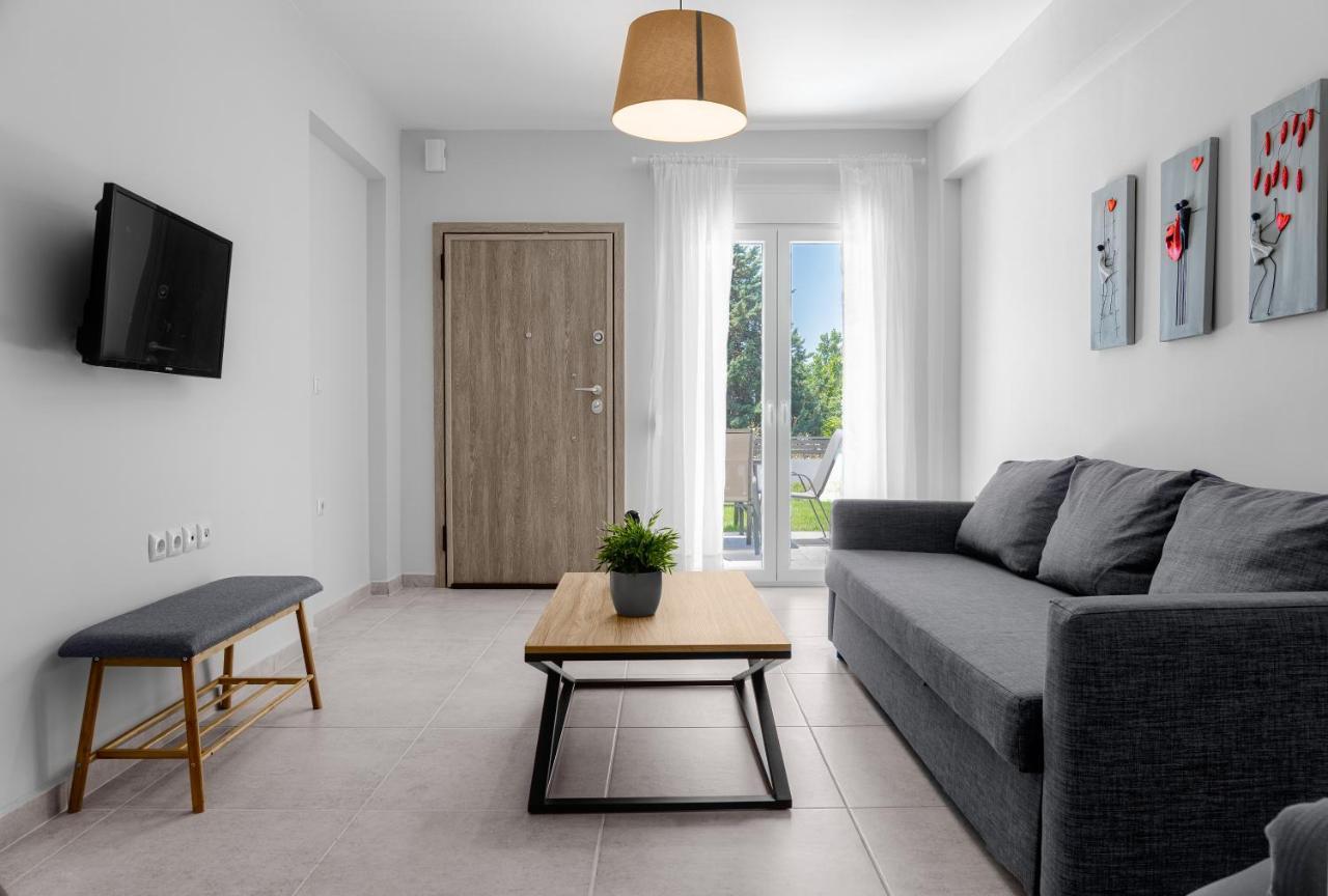 V Luxury Apartments Posidi Экстерьер фото