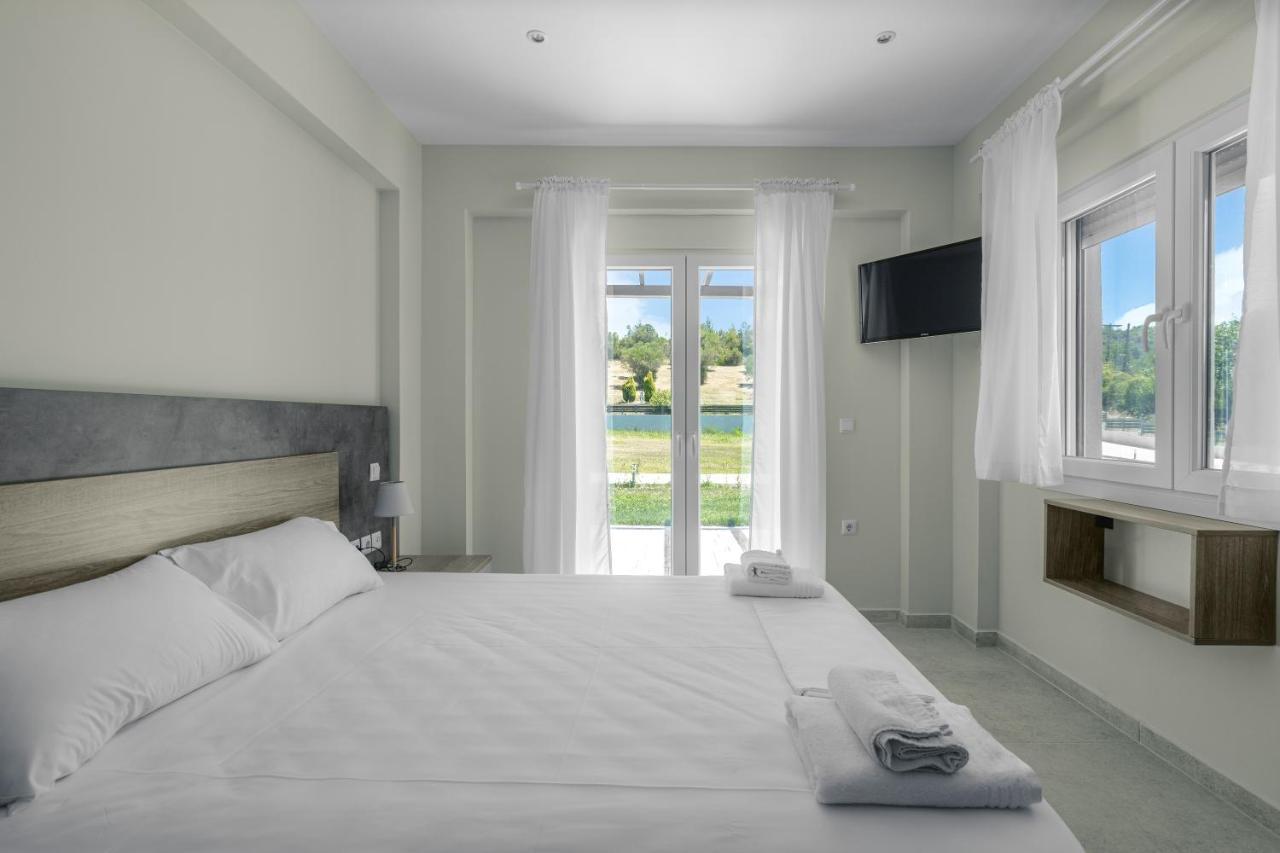 V Luxury Apartments Posidi Экстерьер фото