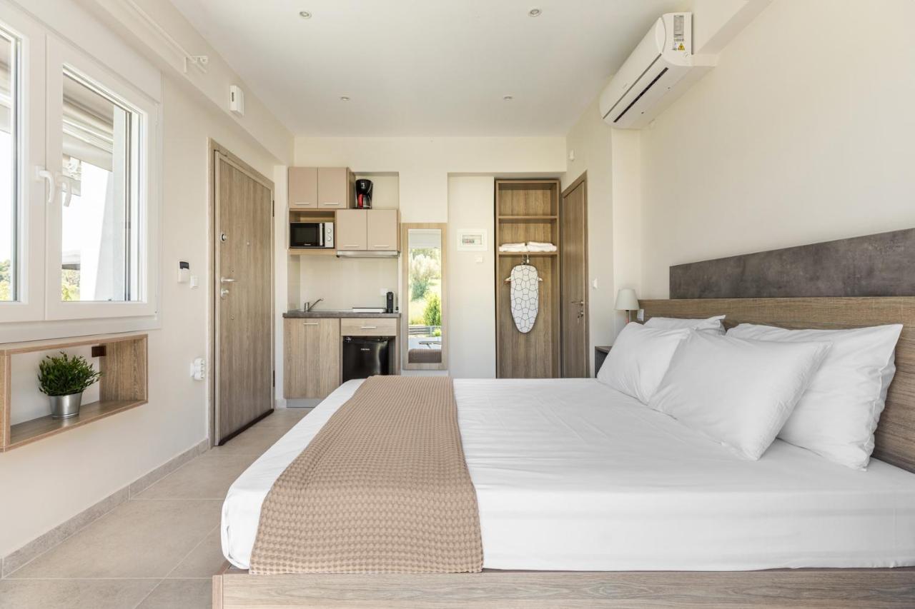 V Luxury Apartments Posidi Экстерьер фото