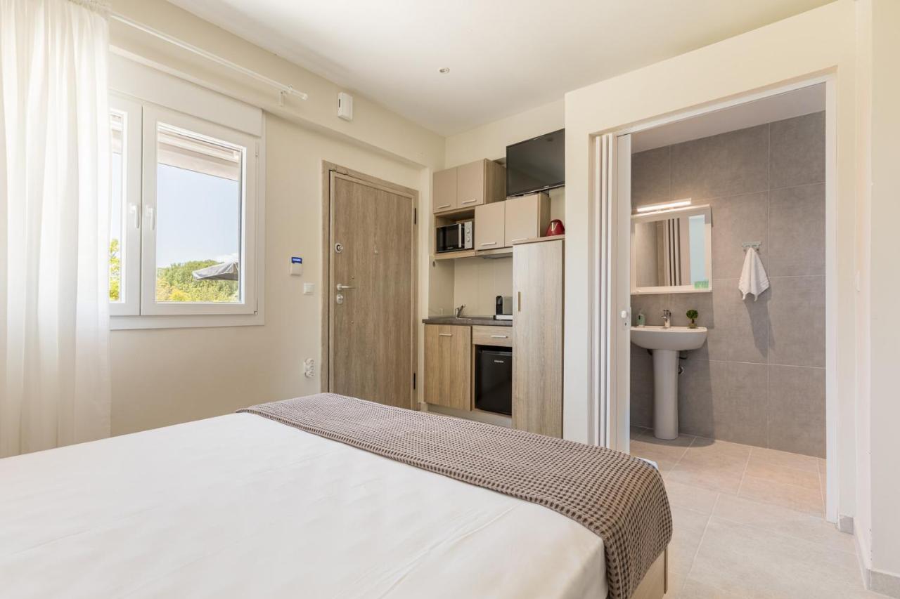 V Luxury Apartments Posidi Экстерьер фото